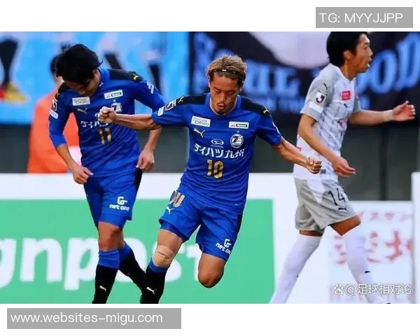 大分三神迎战山岗雷诺全力争胜展现足球魅力与团队精神